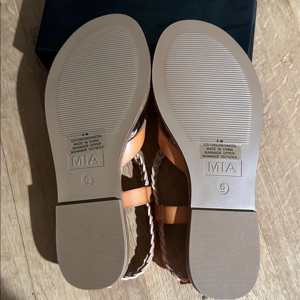 ✨ MIA Vaeda Nude Strappy Sandals ✨- Size 6 - Picture 3 of 4